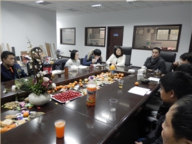 卡爾弗年終總結會議