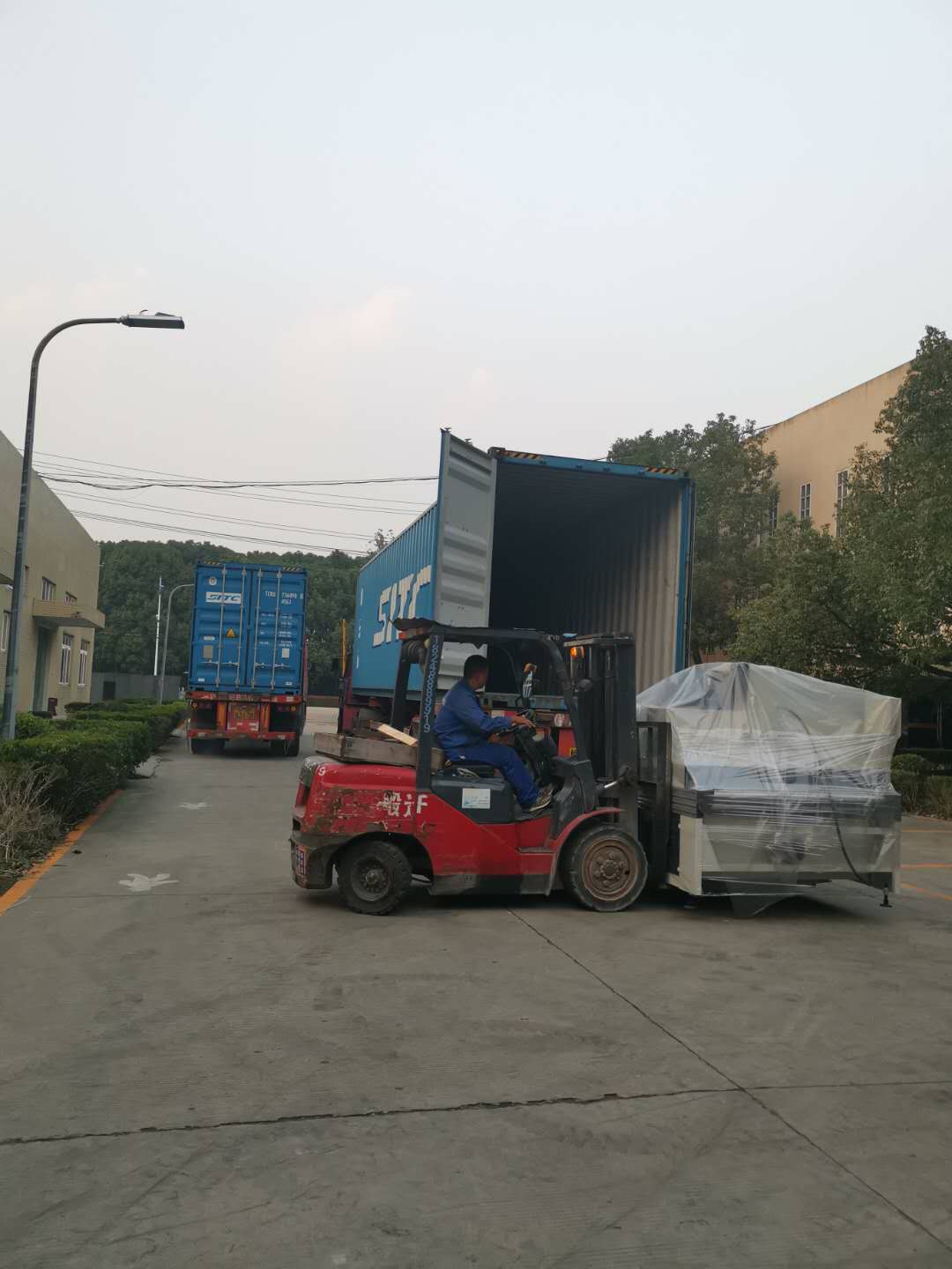 出口滾涂設備裝運